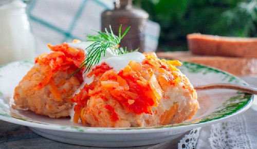 Rouleaux de chou paresseux, viande hachée et riz