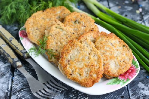 Delicados e deliciosos bolinhos de peixe com sêmola